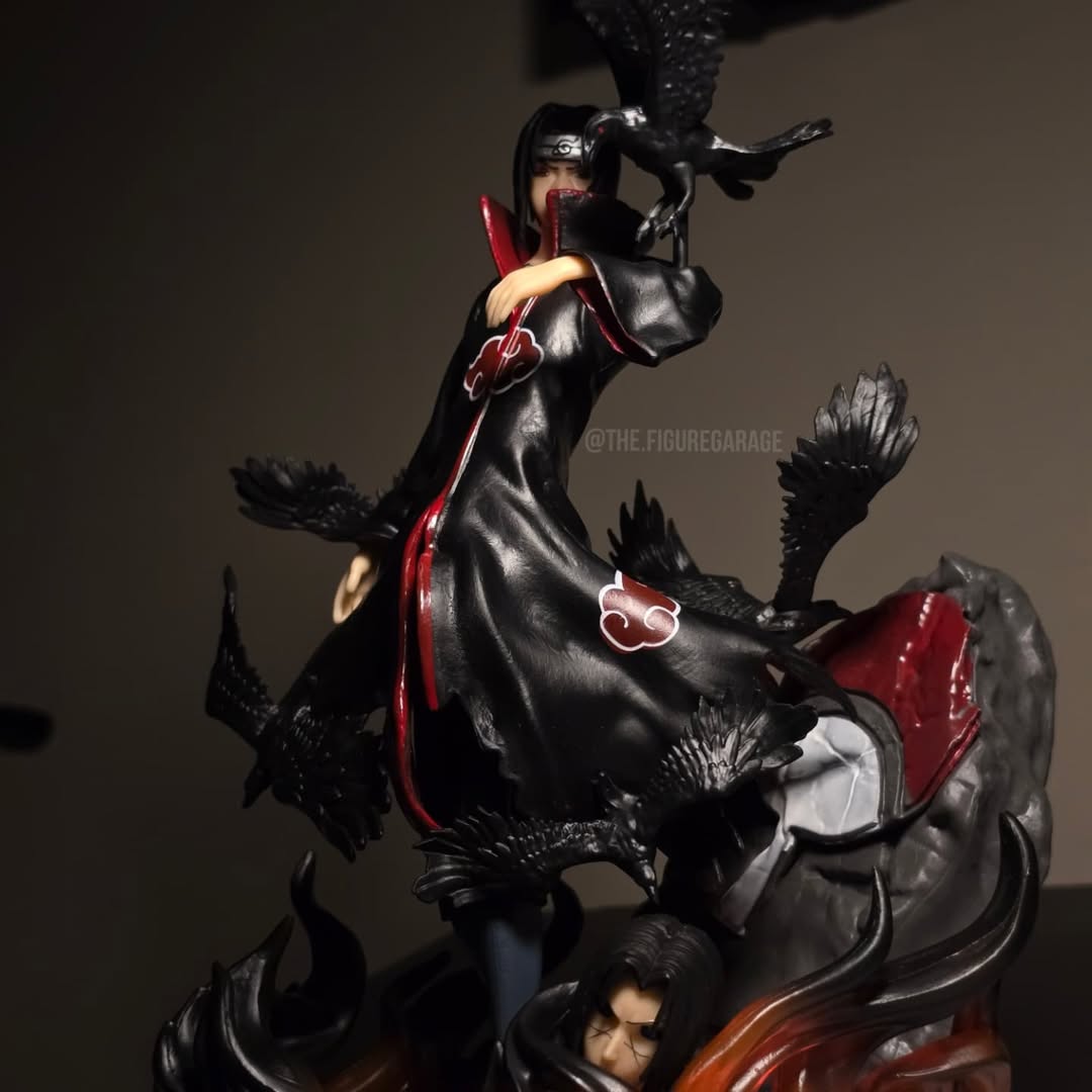 Itachi Uchiha standing with crows - Switchable Face (28cm)