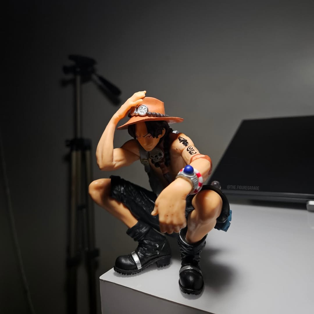 Fire Fist ACE - Premium Desk Buddy (12cm)