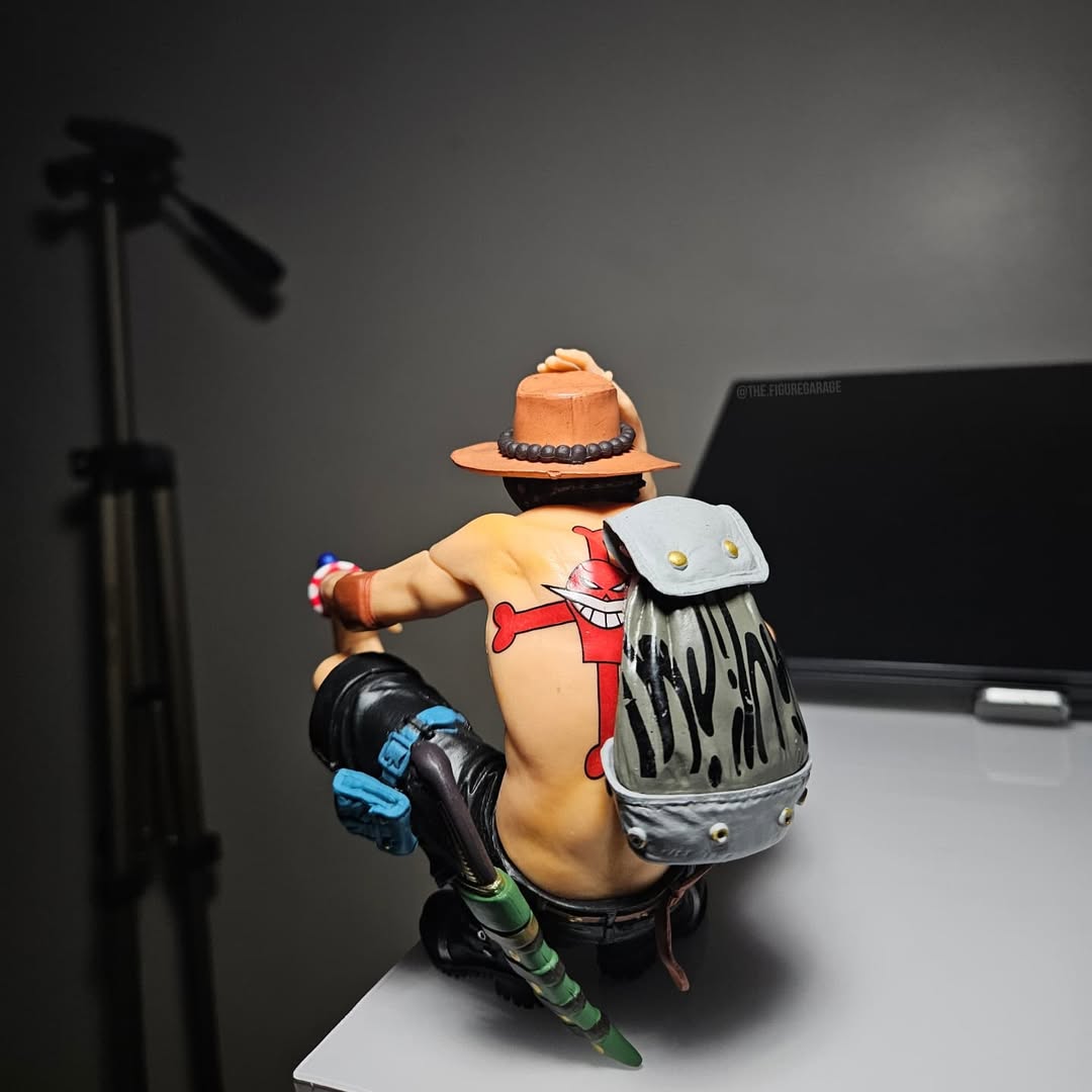 Fire Fist ACE - Premium Desk Buddy (12cm)