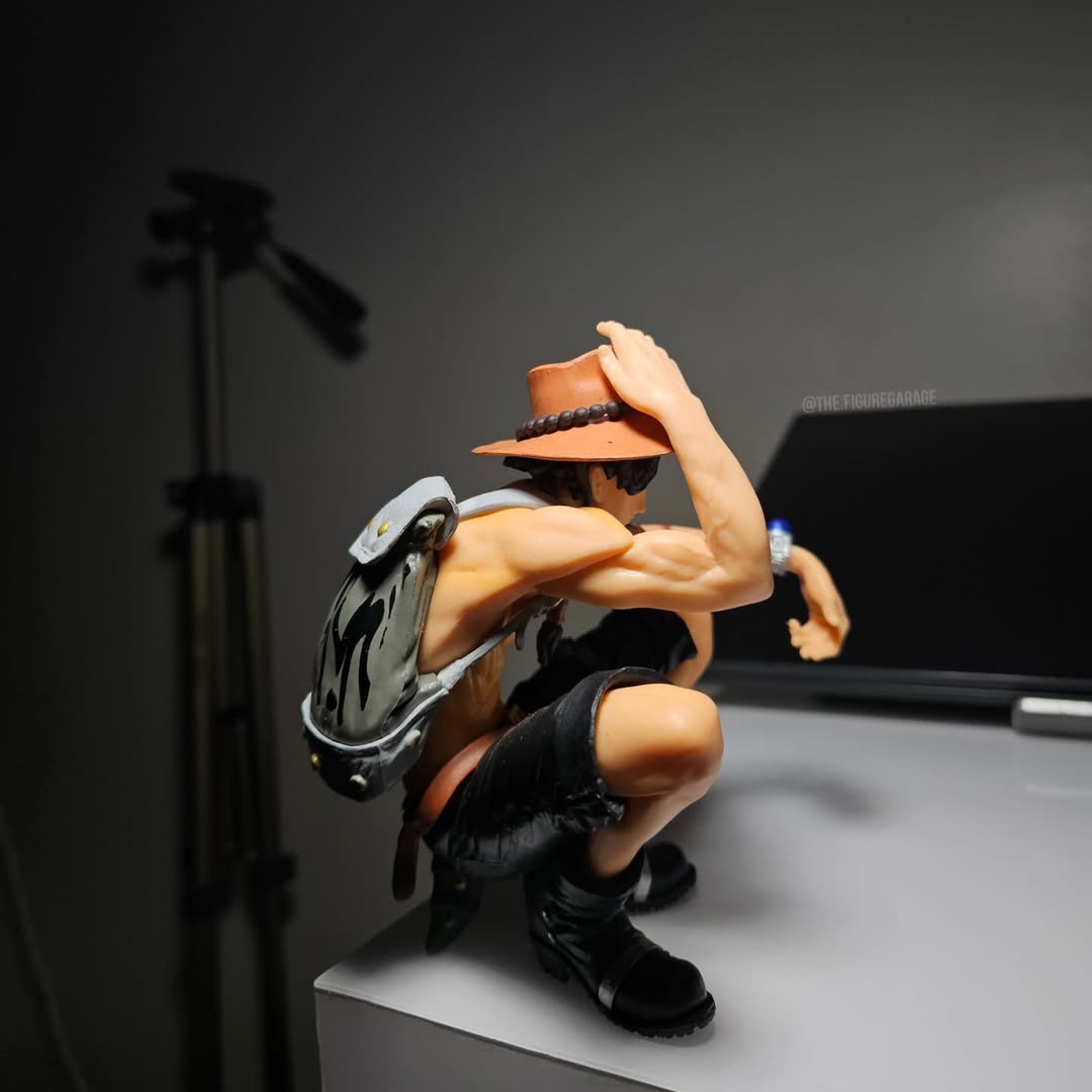 Fire Fist ACE - Premium Desk Buddy (12cm)